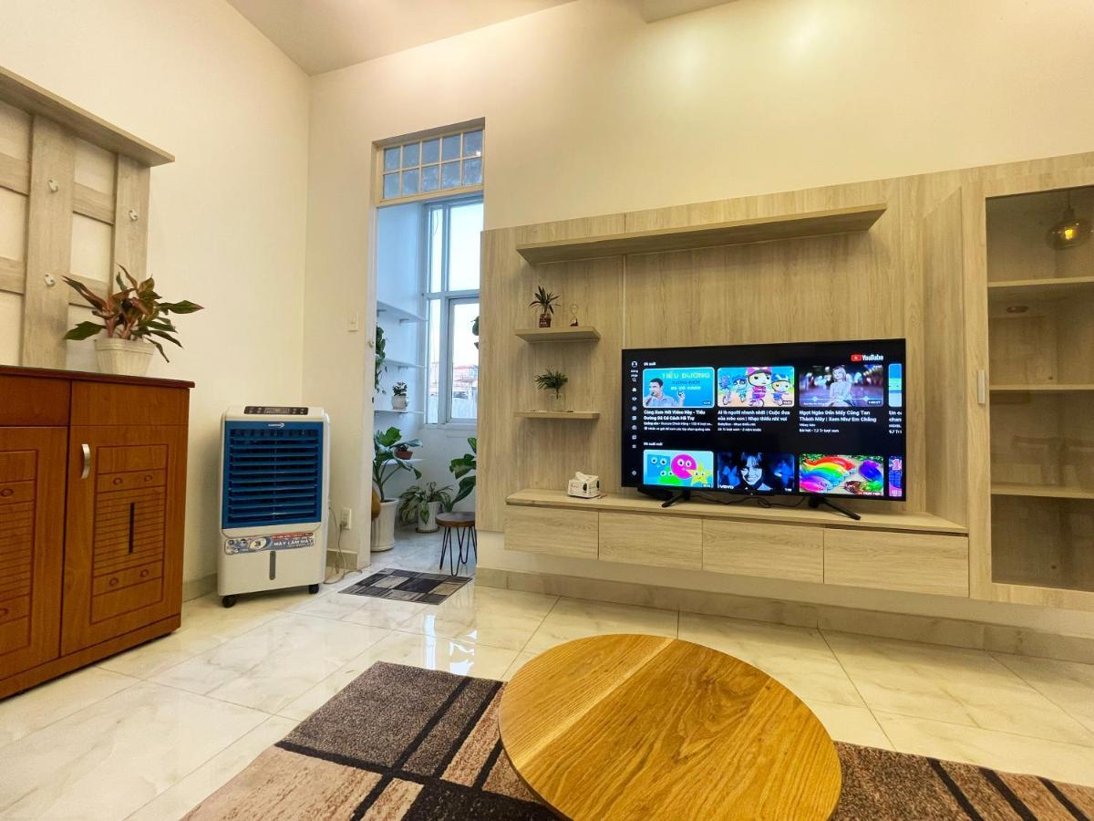 Ductaigallery's & Hidden In Bui Vien St Apartment